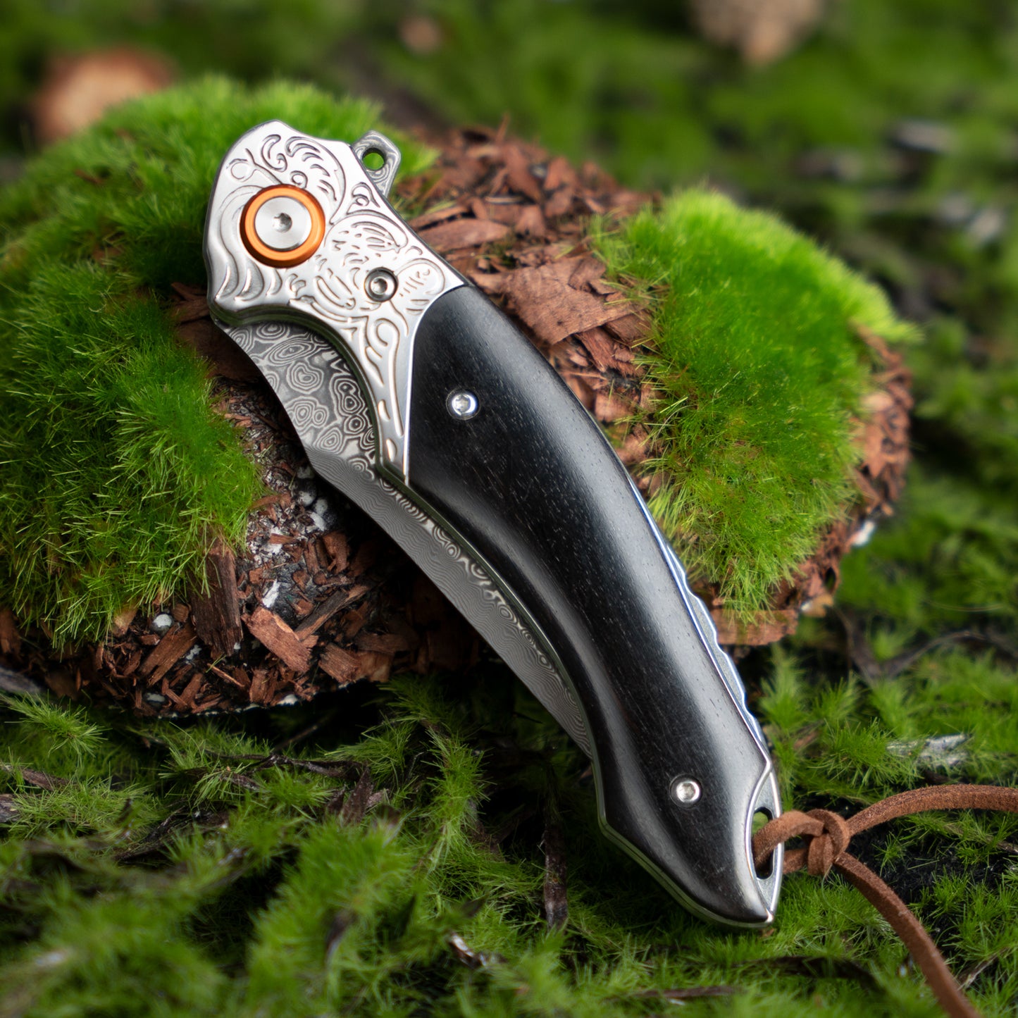 LOTHAR TUNA Damast Klappmesser, Damast Taschenmesser aus 67 Lagen VG10 Damaststahl, Einhandmesser mit Scharfe Klinge und Rosenholzgriff, Gürtelclip, für Sammlung oder Geschenk