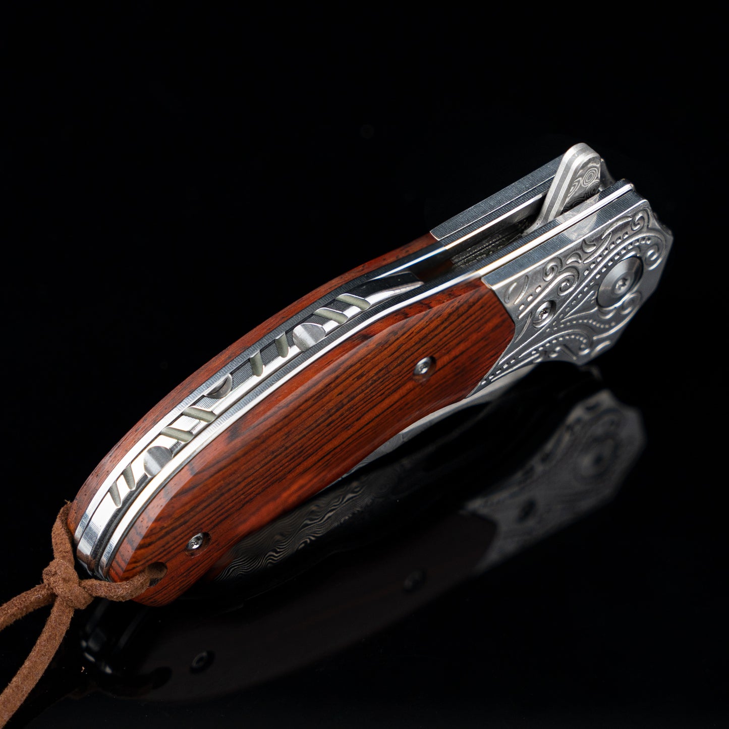 Nedfoss TIGER SHARK Damast Taschenmesser, Damast  Klappmesser mit Scheide, scharfes damast Einhandmesser mit Holzgriff, Vatertagsgeschenk